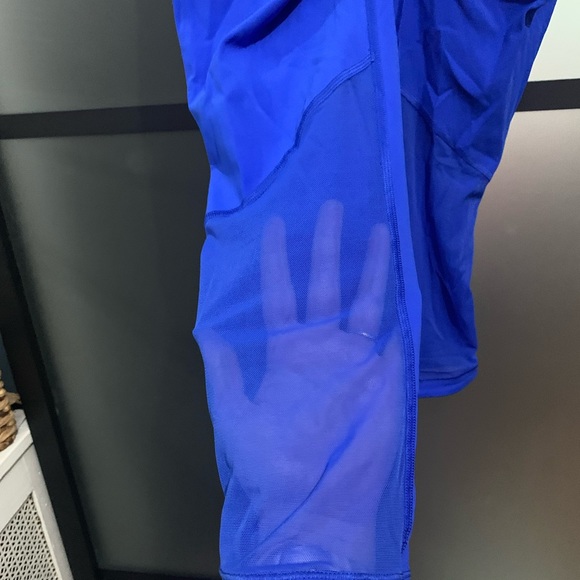 Lululemon Crop - Picture 2 of 2